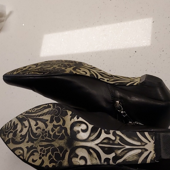 Black leather booties 9 - Picture 6 of 6